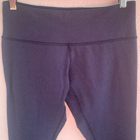 LULULEMON 6 leggings - Picture 3 of 5
